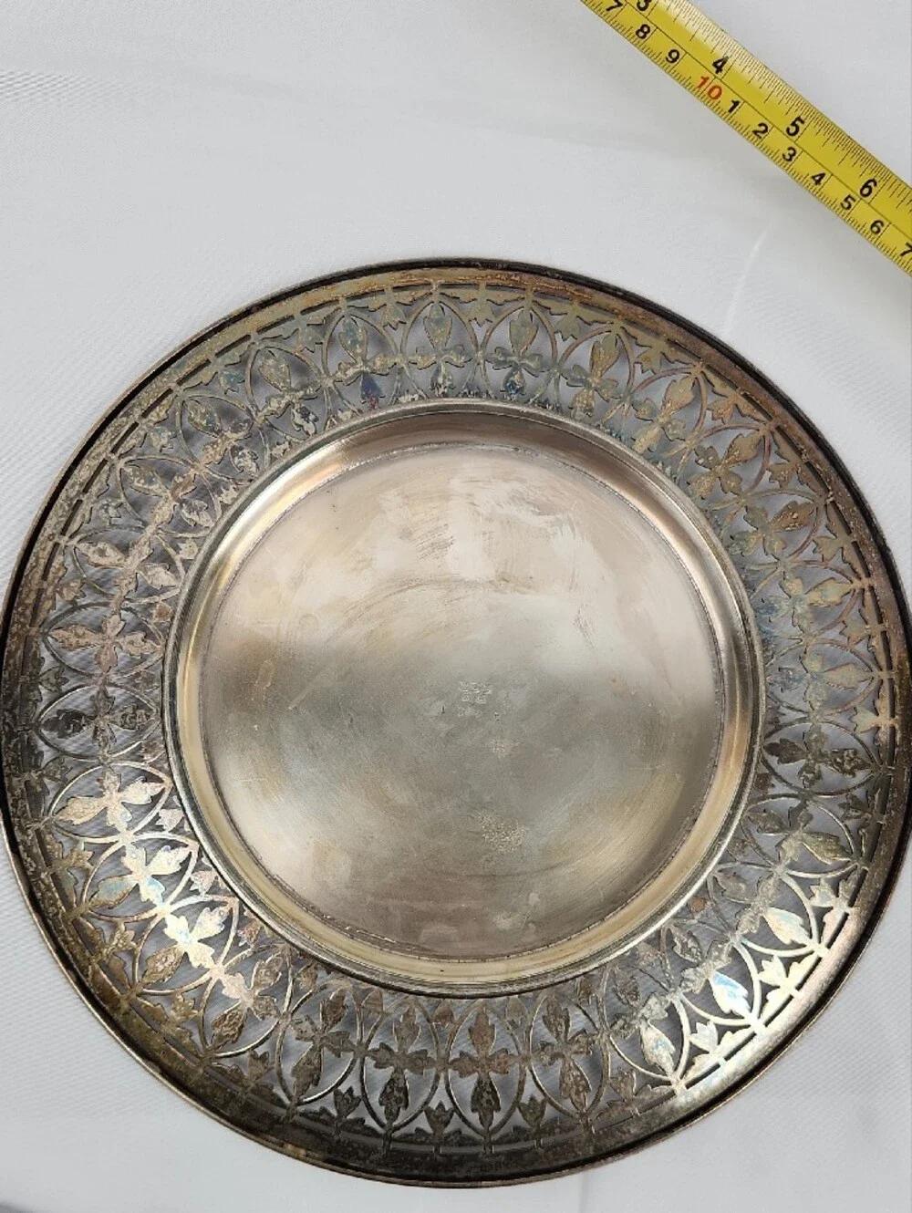 Vintage Viners of Sheffield Silver Plate Reticulated 11” Serving Platter Tray